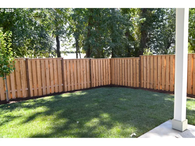 $599,900 | 855 Oakleaf Way, Silverton, OR 97381