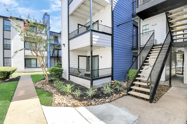 $899 | 2701 West Bellfort Avenue, Unit 1004, Houston, TX 77054