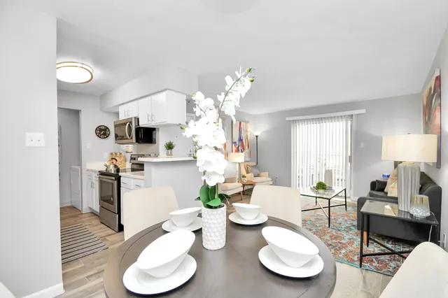 $899 | 2701 West Bellfort Avenue, Unit 1004, Houston, TX 77054