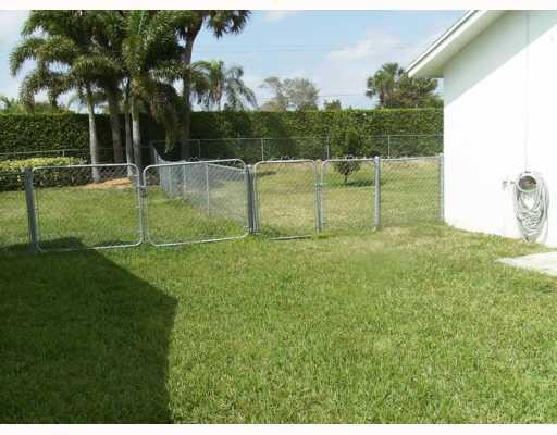 19295 Carolina Circle Boca Raton, FL 33434 - Photo 2 of 2 Yard/Garden