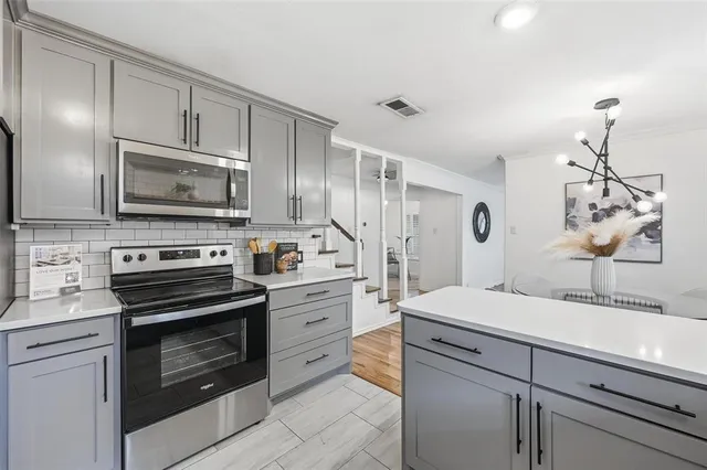 $420,000 | 3816 Calmont Avenue, Fort Worth, TX 76107