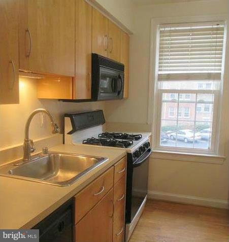 2727 Ordway Street Northwest, Unit 3 Washington, DC 20008 - Photo 3 of 8 Kitchen