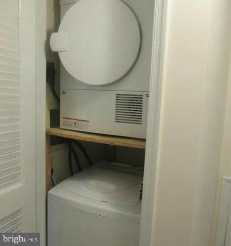2727 Ordway Street Northwest, Unit 3 Washington, DC 20008 - Photo 5 of 8 Washer/Dryer
