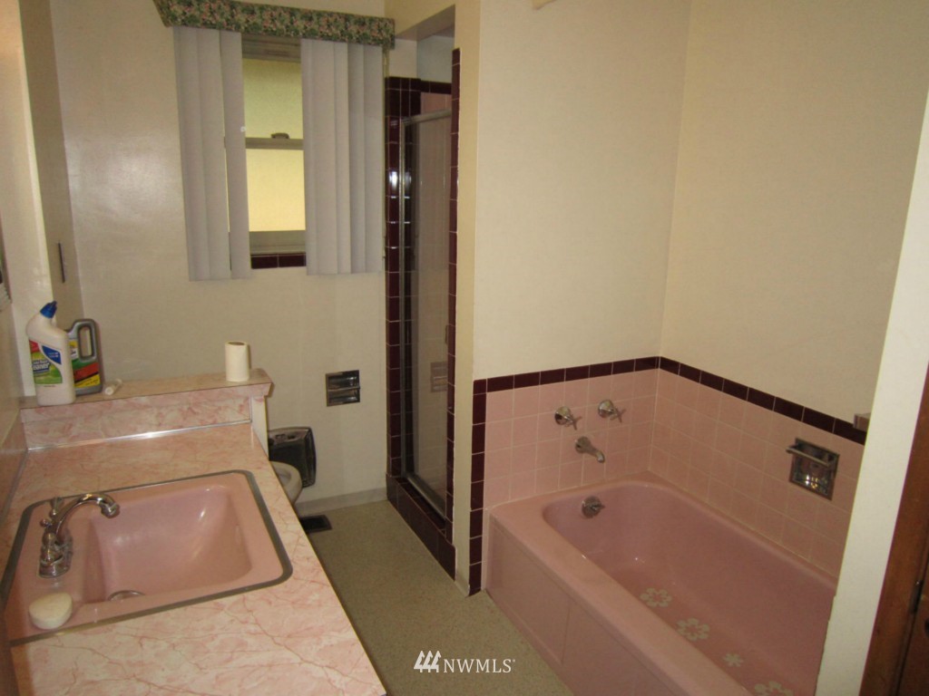 206 Northwest 4th Street Renton, WA 98057 - Photo 11 of 20