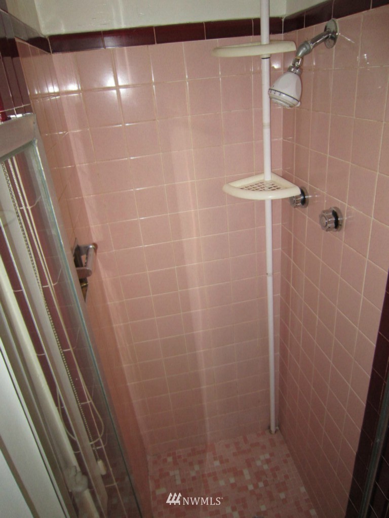 206 Northwest 4th Street Renton, WA 98057 - Photo 12 of 20