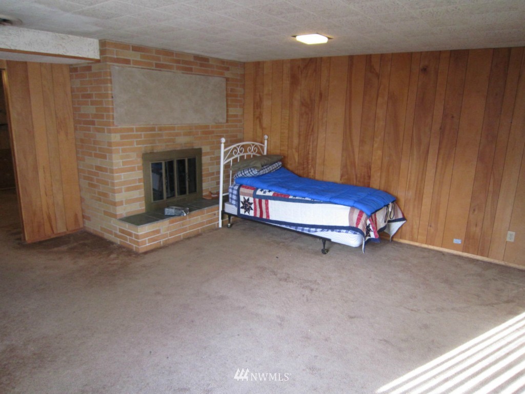 206 Northwest 4th Street Renton, WA 98057 - Photo 13 of 20