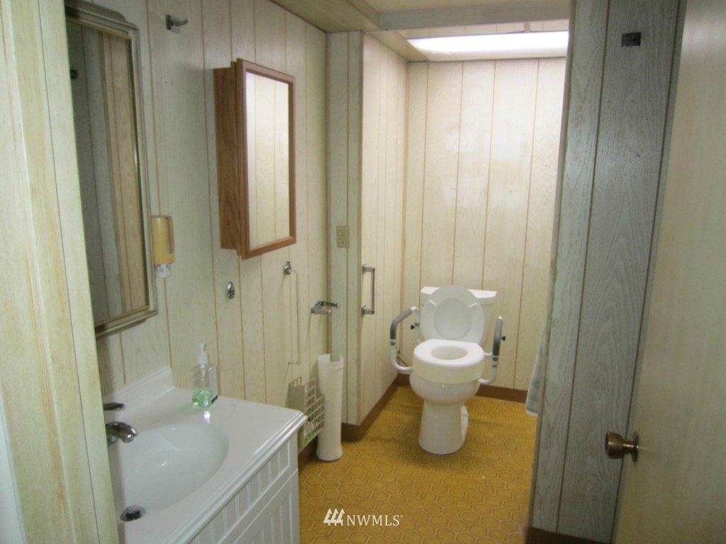 206 Northwest 4th Street Renton, WA 98057 - Photo 15 of 20