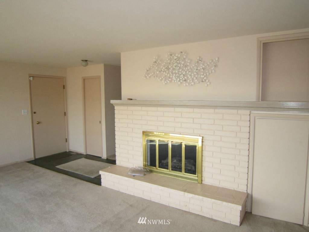 206 Northwest 4th Street Renton, WA 98057 - Photo 4 of 20