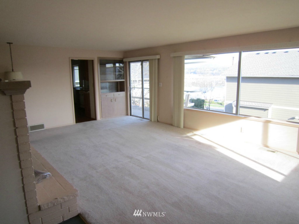 206 Northwest 4th Street Renton, WA 98057 - Photo 5 of 20