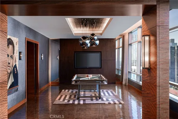a view of a livingroom with furniture