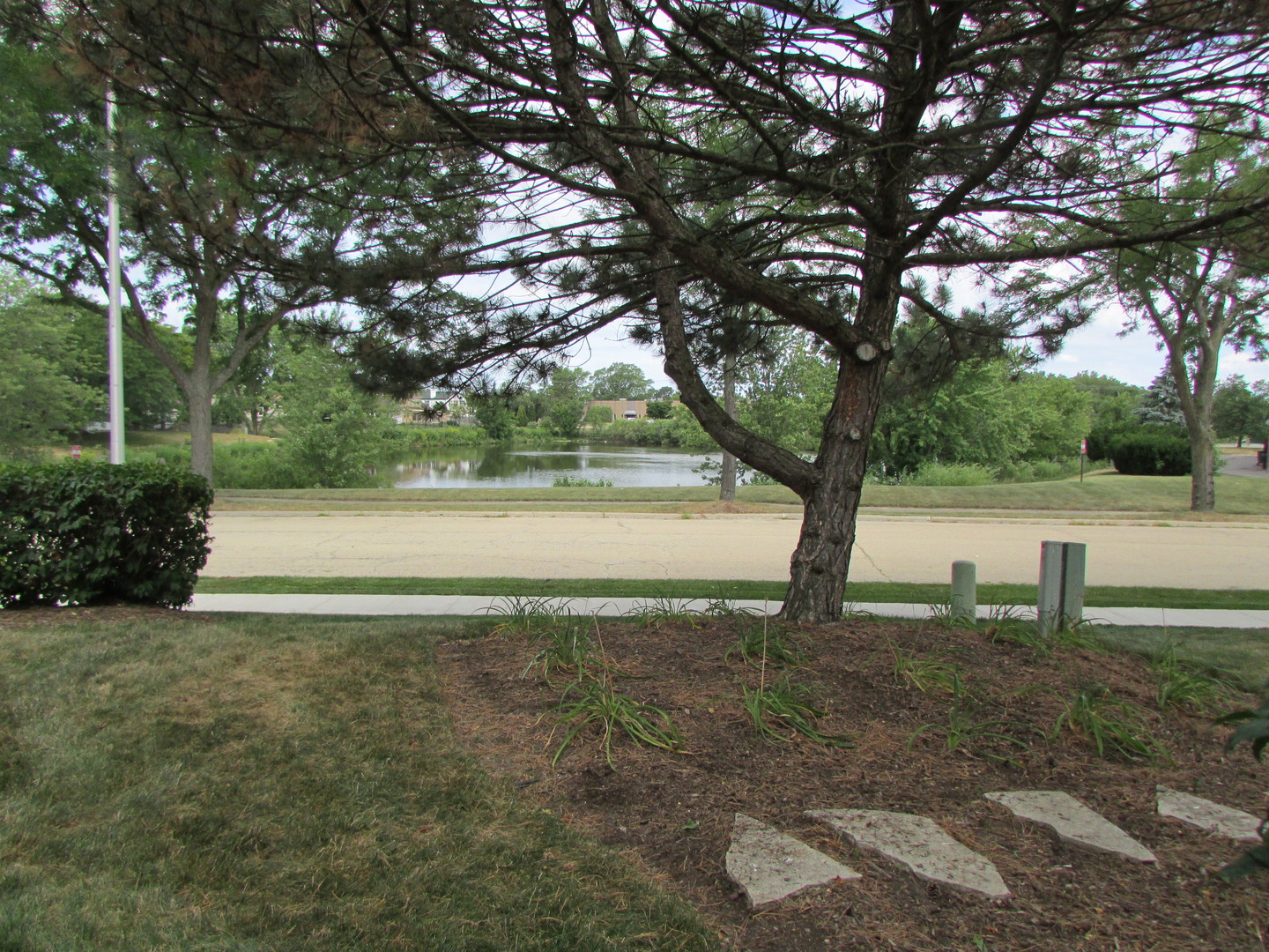 926 Ridgefield Lane Wheeling, IL 60090 - Photo 3 of 28