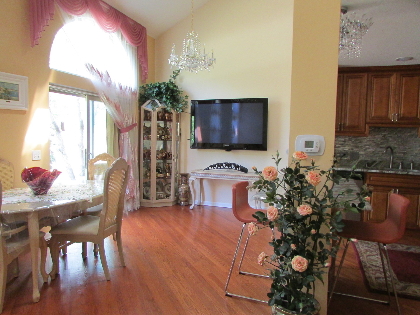 926 Ridgefield Lane Wheeling, IL 60090 - Photo 5 of 28