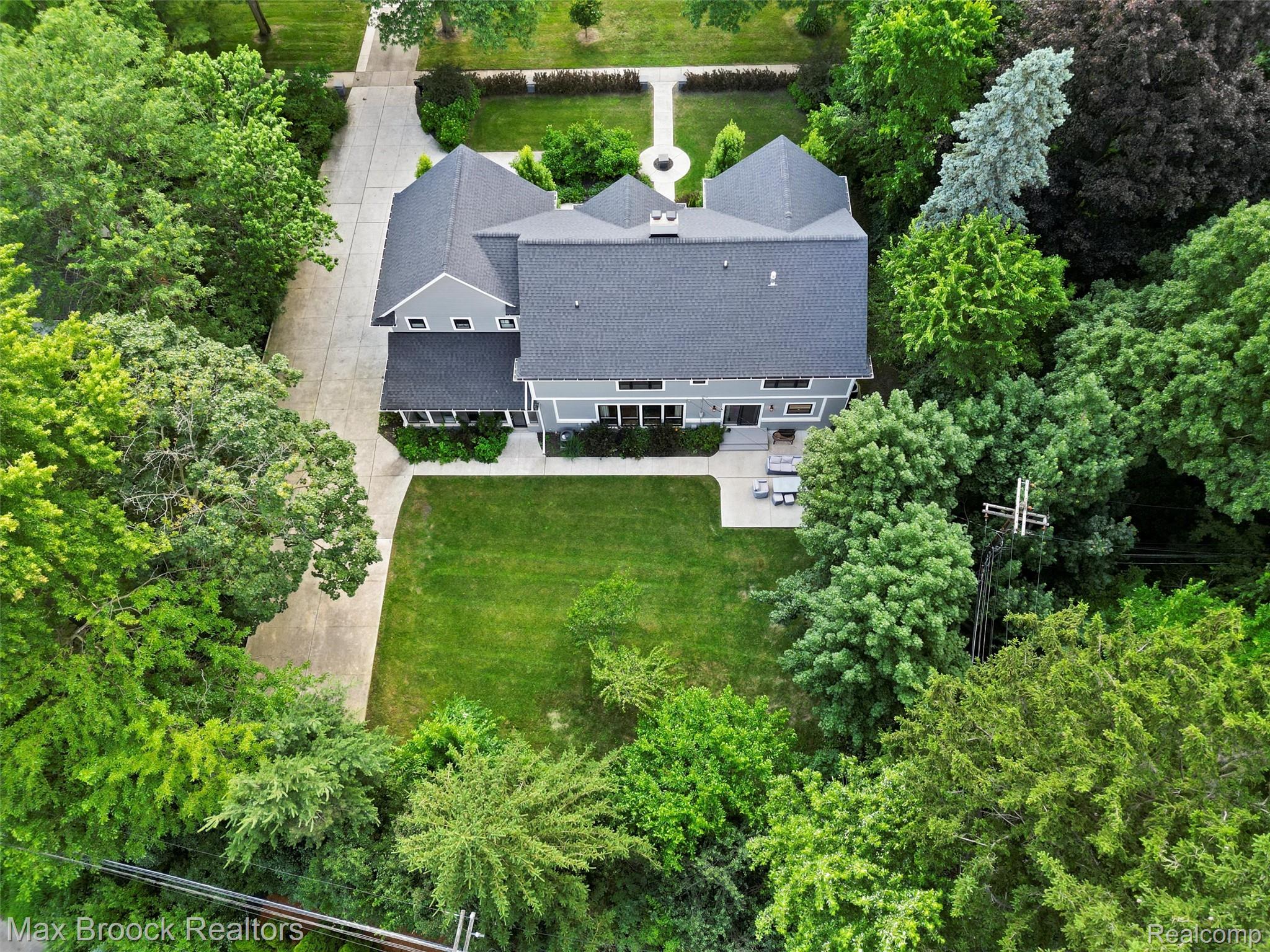 295 South Cranbrook Road Birmingham, MI 48009 - Photo 51 of 57 Huge Backyard