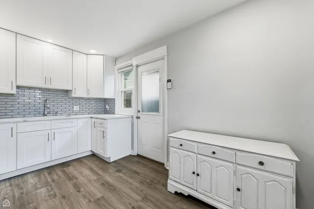 $325,000 | 805 Norfolk Avenue, Westchester, IL 60154