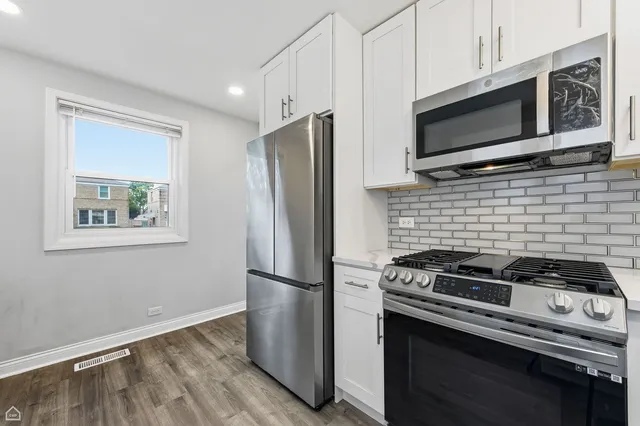 $325,000 | 805 Norfolk Avenue, Westchester, IL 60154