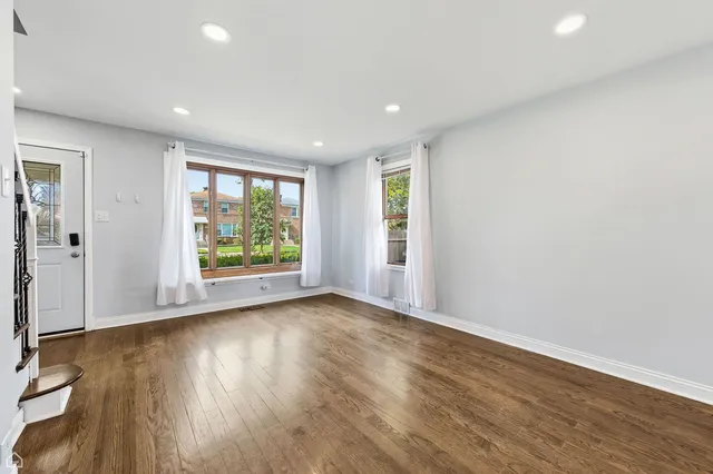 $325,000 | 805 Norfolk Avenue, Westchester, IL 60154