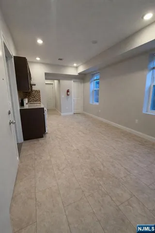 $2,800 | 144 North 8th Street, Unit 2, Hawthorne, NJ 07506