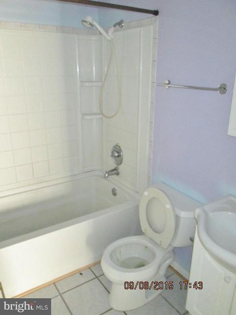 7722 Notley Road Pasadena, MD 21122 - Photo 9 of 18 Bath