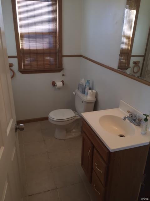 9527 MacKenzie Road St. Louis, MO 63123 - Photo 11 of 19