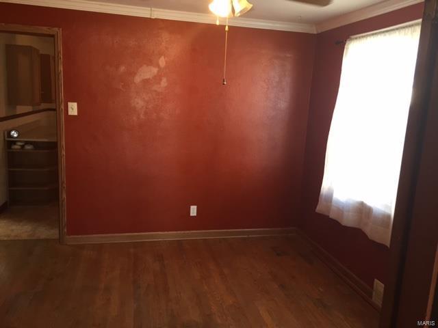9527 MacKenzie Road St. Louis, MO 63123 - Photo 12 of 19