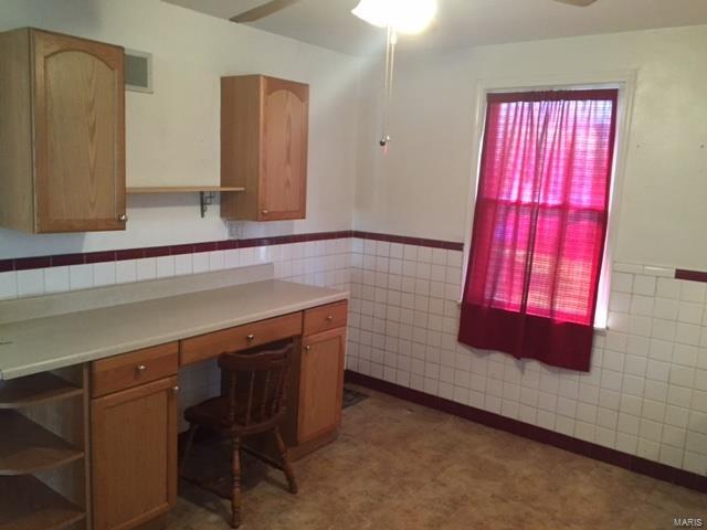 9527 MacKenzie Road St. Louis, MO 63123 - Photo 3 of 19