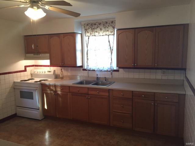 9527 MacKenzie Road St. Louis, MO 63123 - Photo 4 of 19