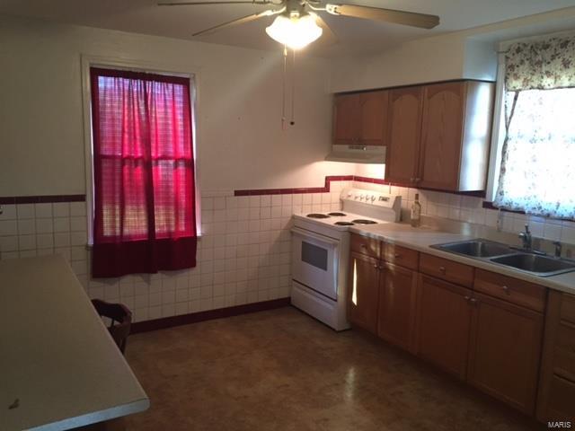 9527 MacKenzie Road St. Louis, MO 63123 - Photo 5 of 19