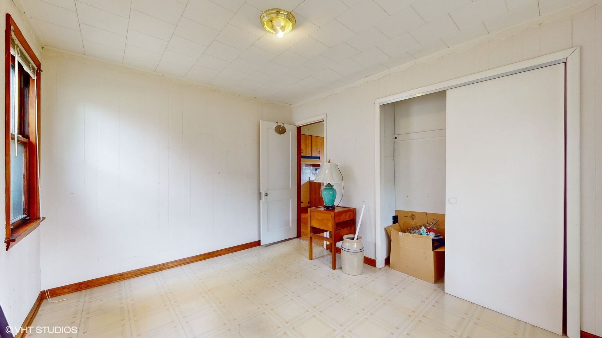 1035 South Ridgeland Avenue Oak Park, IL 60304 - Photo 18 of 43 a view of a room with storage and utility