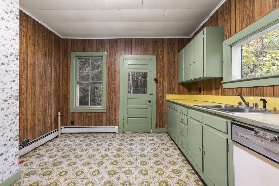 39 Montgomery Road Boothbay Harbor, ME 04538 - Photo 10 of 32 11