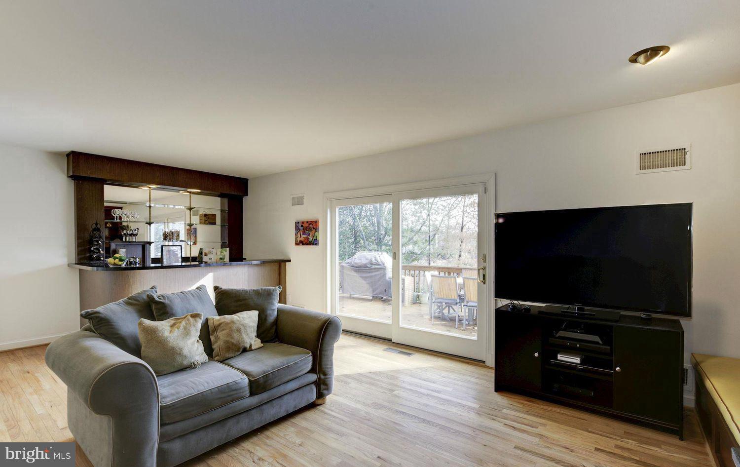 6308 Lenox Road Bethesda, MD 20817 - Photo 13 of 27