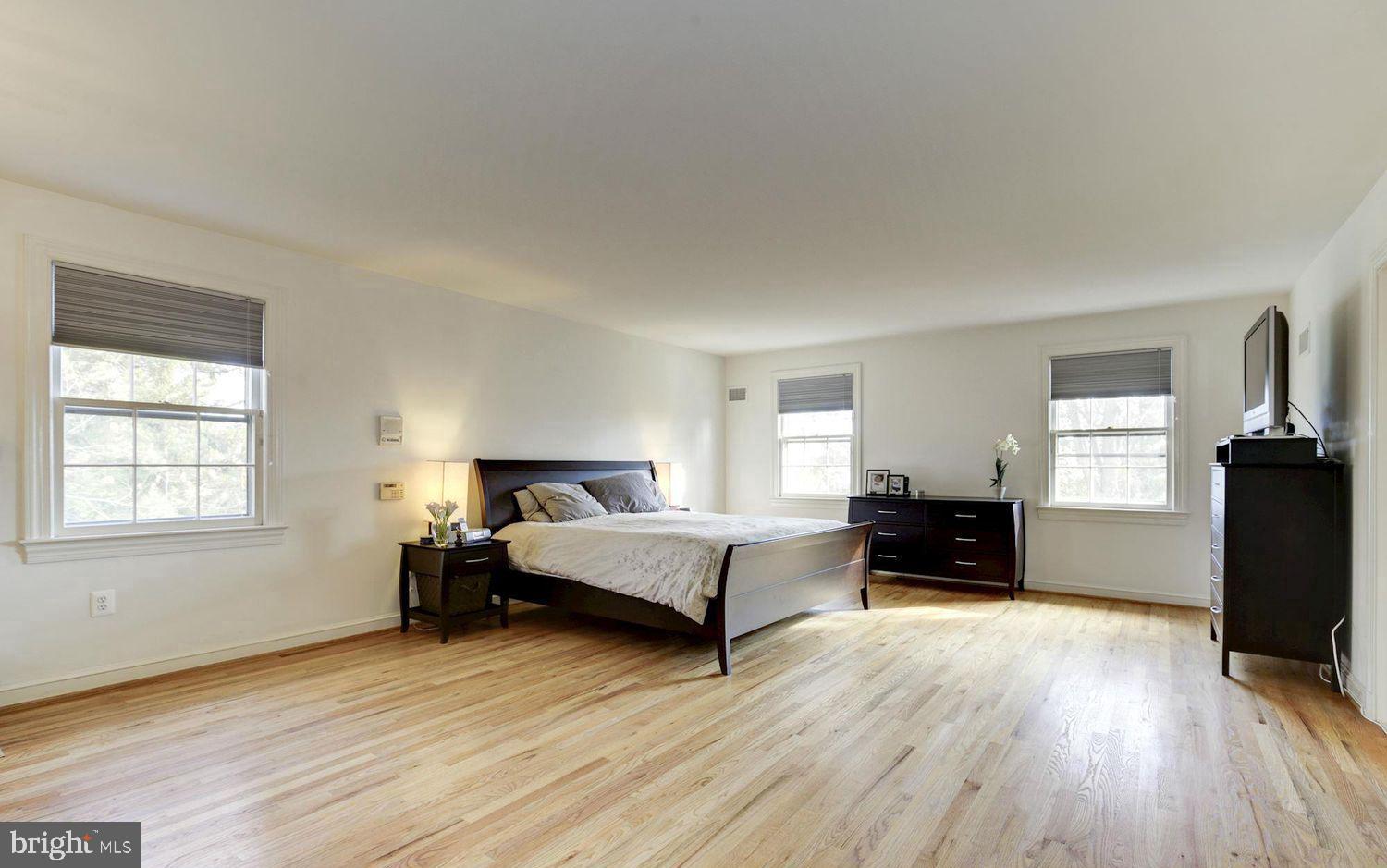 6308 Lenox Road Bethesda, MD 20817 - Photo 17 of 27