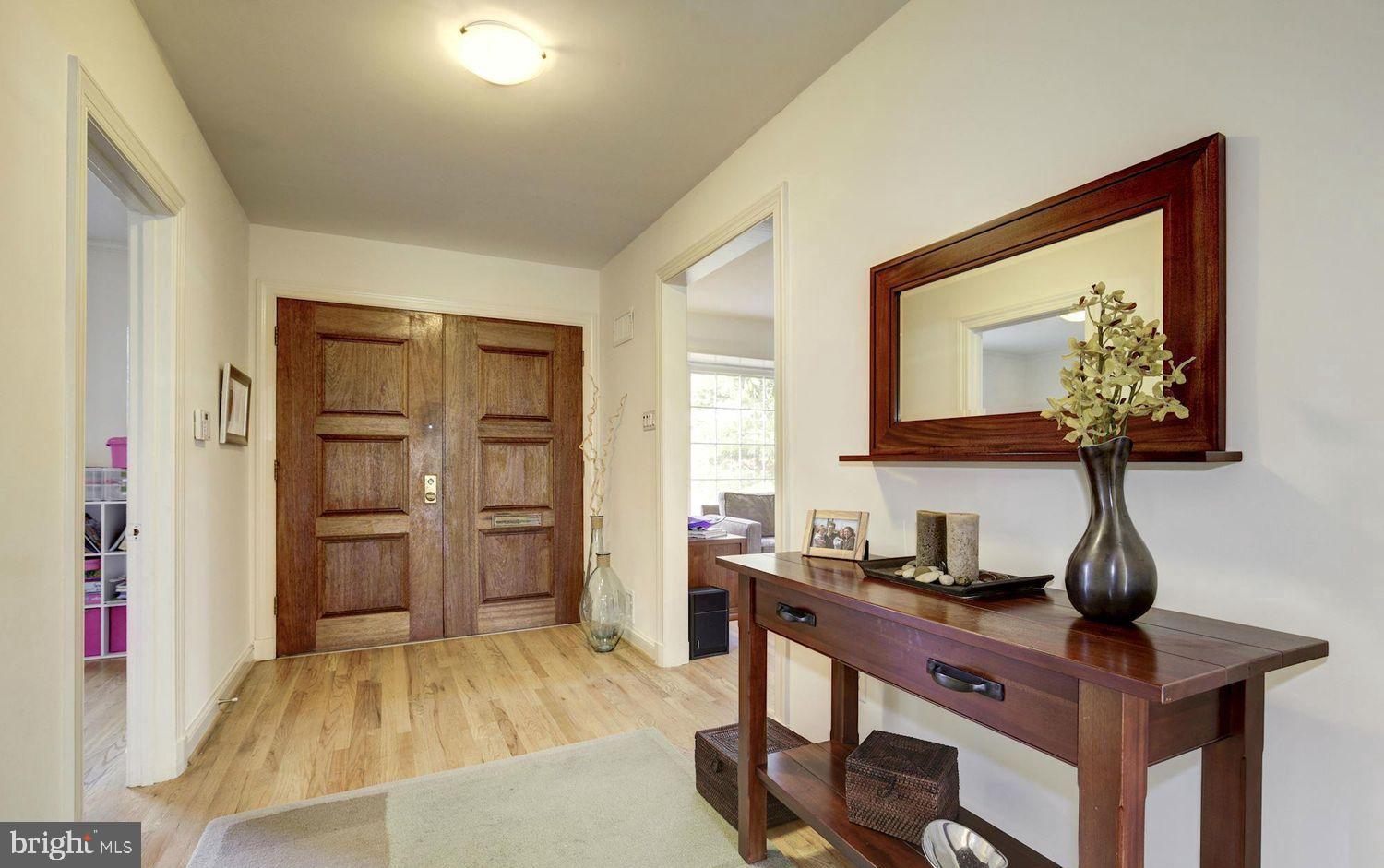 6308 Lenox Road Bethesda, MD 20817 - Photo 2 of 27