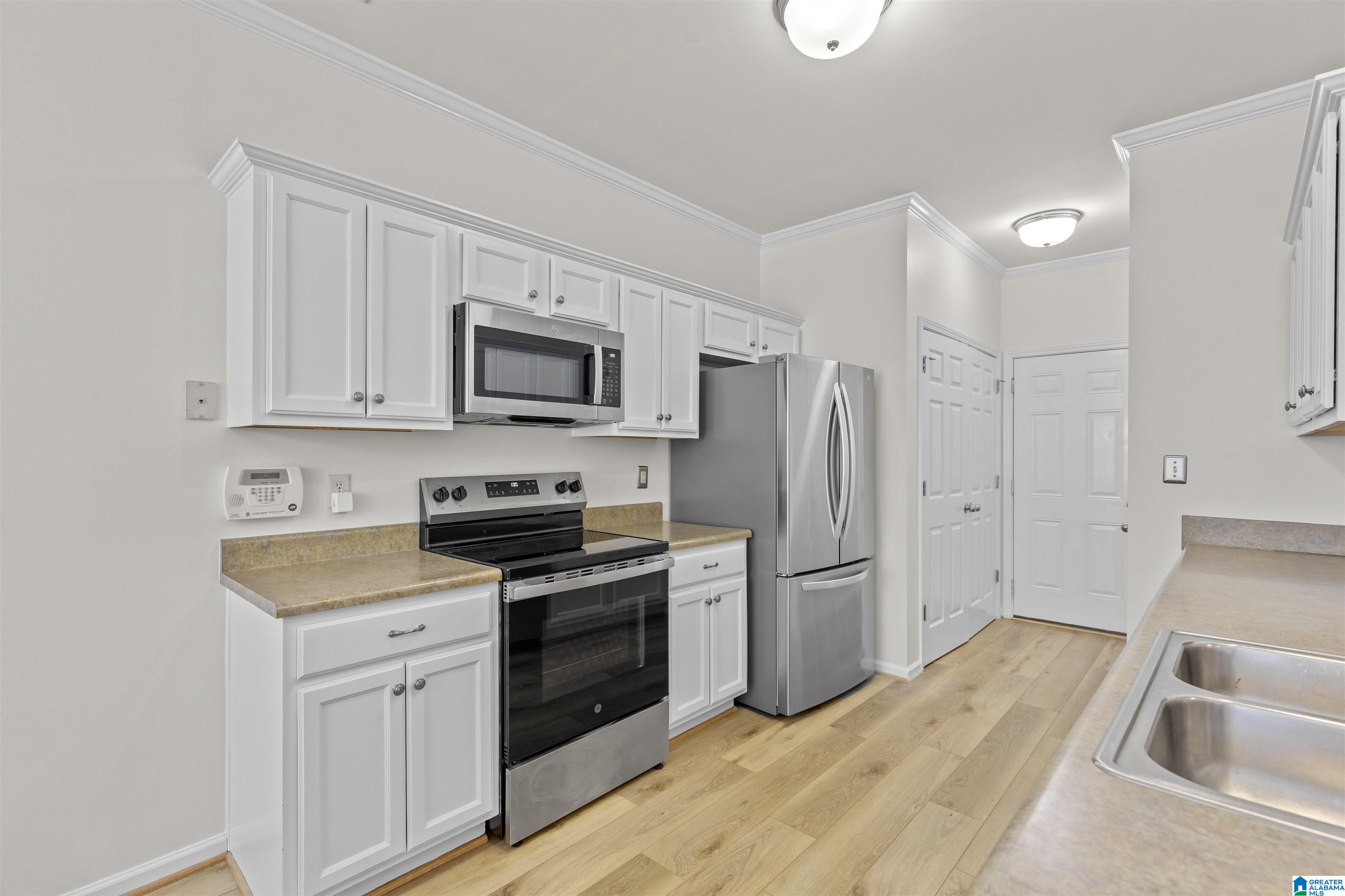 422 Summit Way Fultondale, AL 35068 - Photo 9 of 32