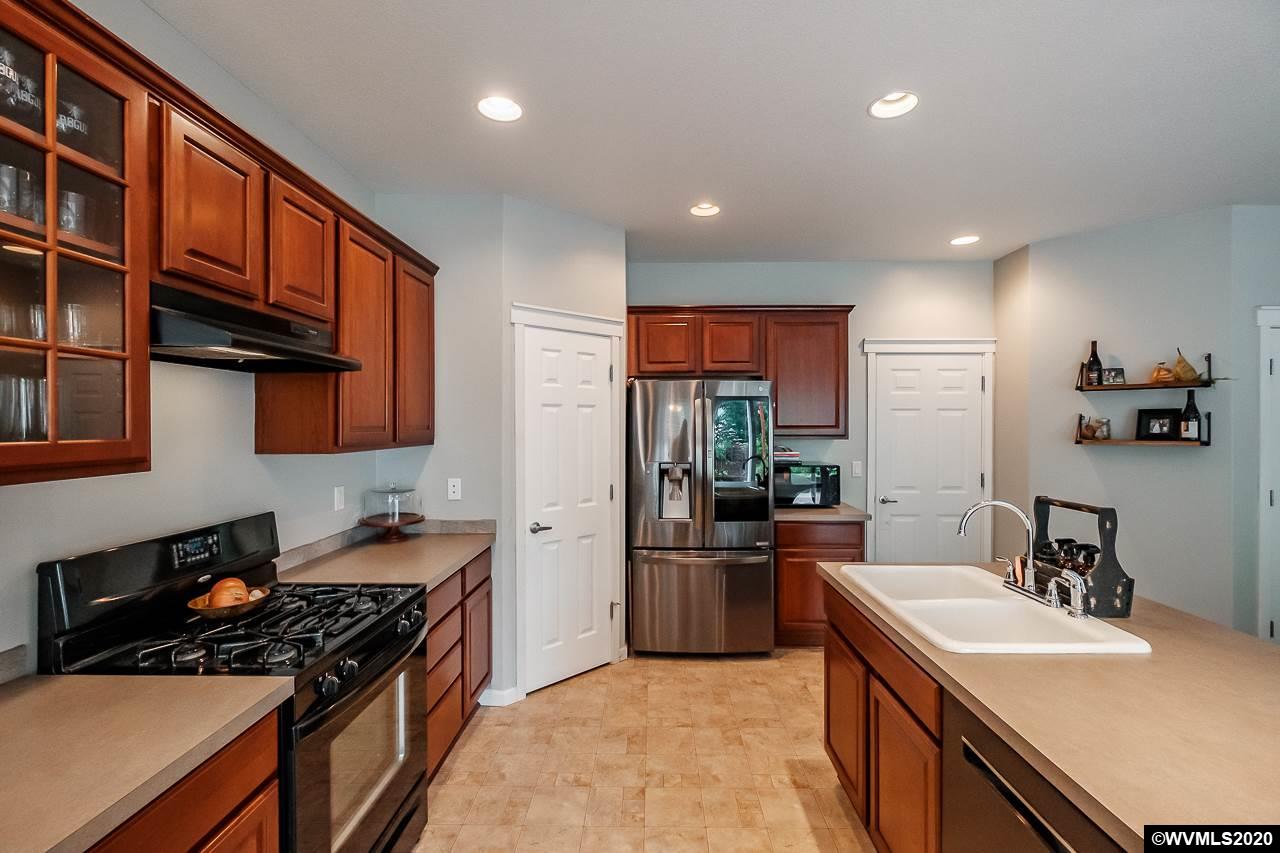 648 Jasmine Circle, Unit CL Independence, OR 97351 - Photo 16 of 42
