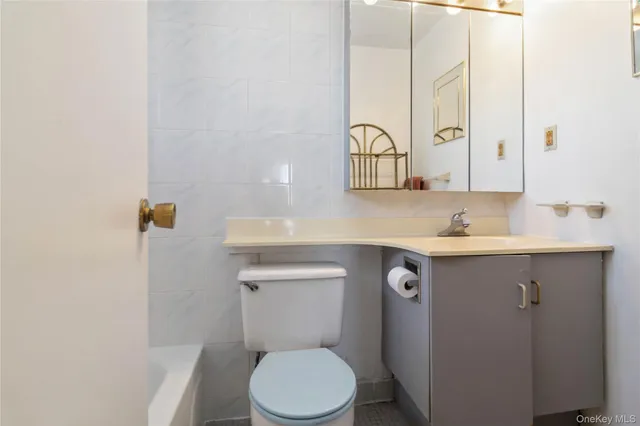 $799,000 | 23-22 30th Road, Unit 7D | Astoria