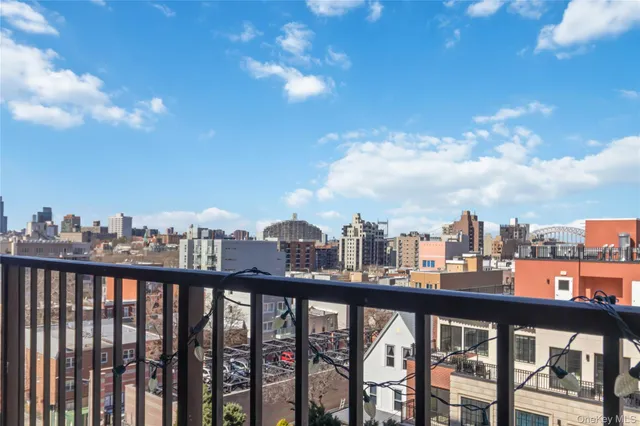 $799,000 | 23-22 30th Road, Unit 7D | Astoria