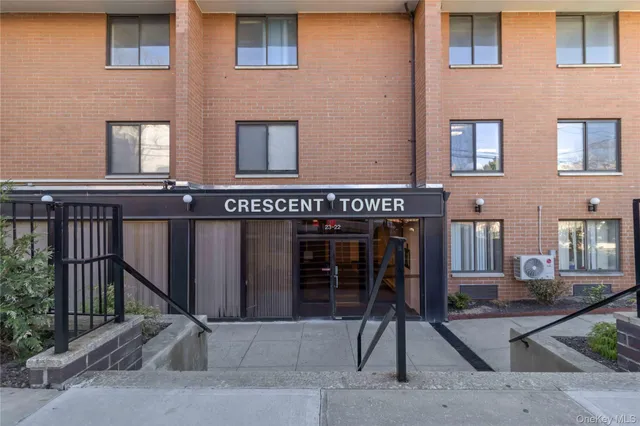 $799,000 | 23-22 30th Road, Unit 7D | Astoria