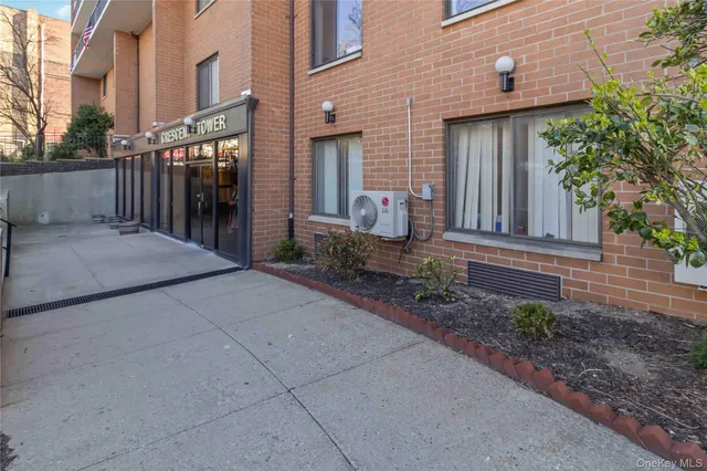 $799,000 | 23-22 30th Road, Unit 7D | Astoria