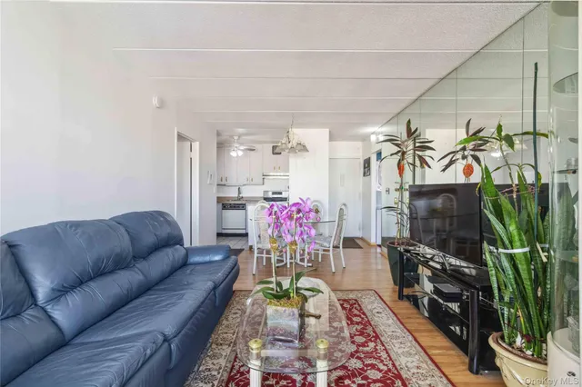 $799,000 | 23-22 30th Road, Unit 7D | Astoria