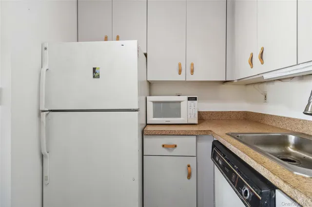 $799,000 | 23-22 30th Road, Unit 7D | Astoria