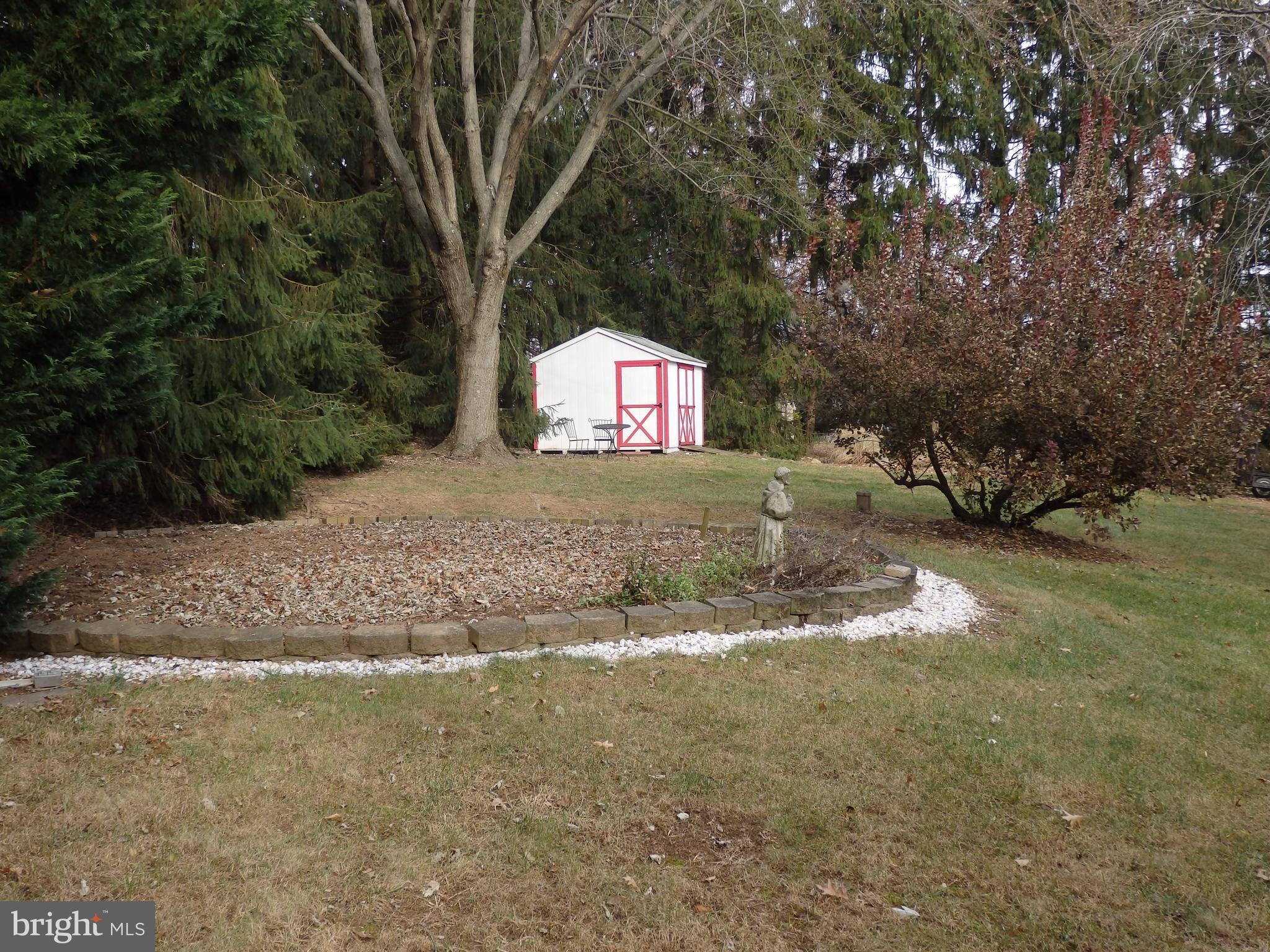 9308 View Court Frederick, MD 21701 - Photo 27 of 30 Landscaping and shed in spacious back yard