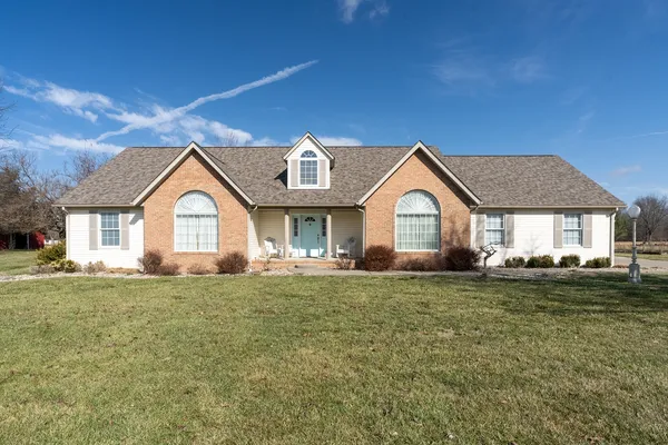 $330,000 | 131 Brian Avenue, Murphysboro, IL 62966