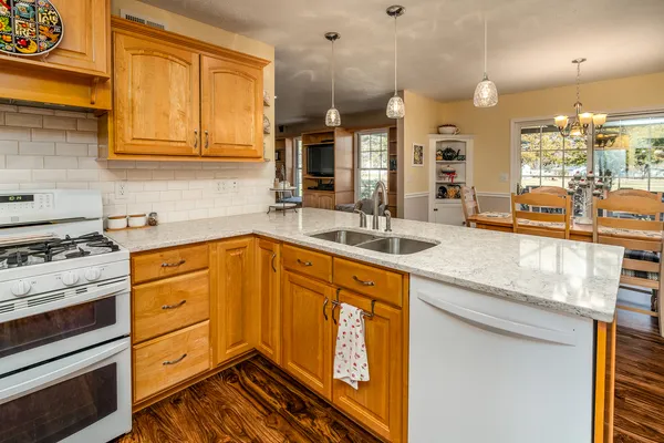 $330,000 | 131 Brian Avenue, Murphysboro, IL 62966