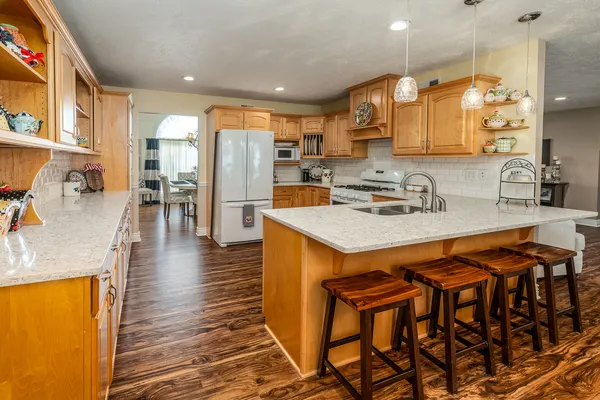 $330,000 | 131 Brian Avenue, Murphysboro, IL 62966