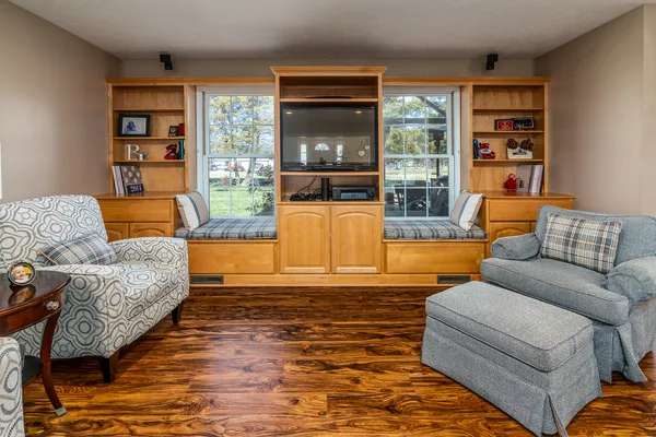 $330,000 | 131 Brian Avenue, Murphysboro, IL 62966