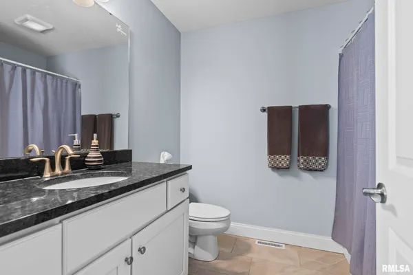 $437,081 | 212 Hillcrest Drive, Mechanicsburg, IL 62545