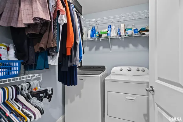 $437,081 | 212 Hillcrest Drive, Mechanicsburg, IL 62545