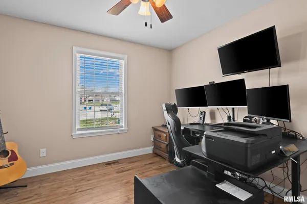 $437,081 | 212 Hillcrest Drive, Mechanicsburg, IL 62545