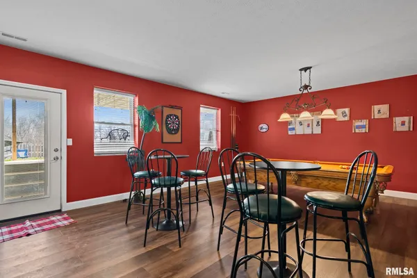 $437,081 | 212 Hillcrest Drive, Mechanicsburg, IL 62545