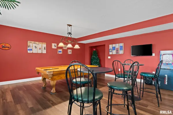 $437,081 | 212 Hillcrest Drive, Mechanicsburg, IL 62545